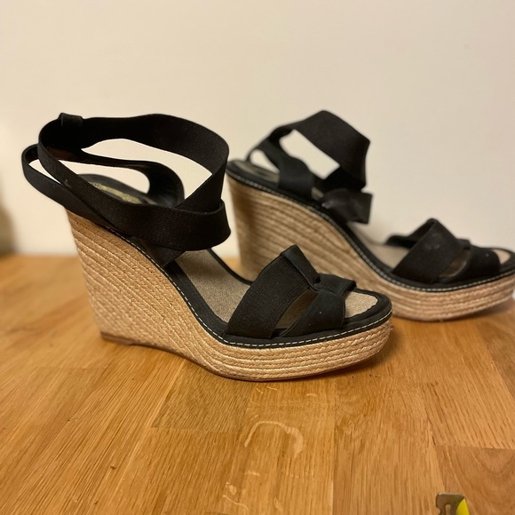 Elie Tahari wedge sandals - Picture 3 of 4